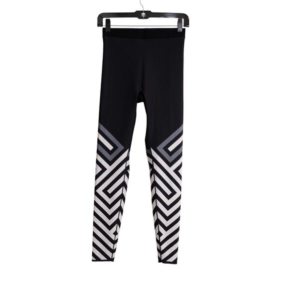 Ultracor Ultra High Legging Warren Stripe Black White Gray Built-In Liner M NWT - Picture 2 of 4